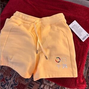 Lululemon Scuba High Rise Shorts (Size 4)